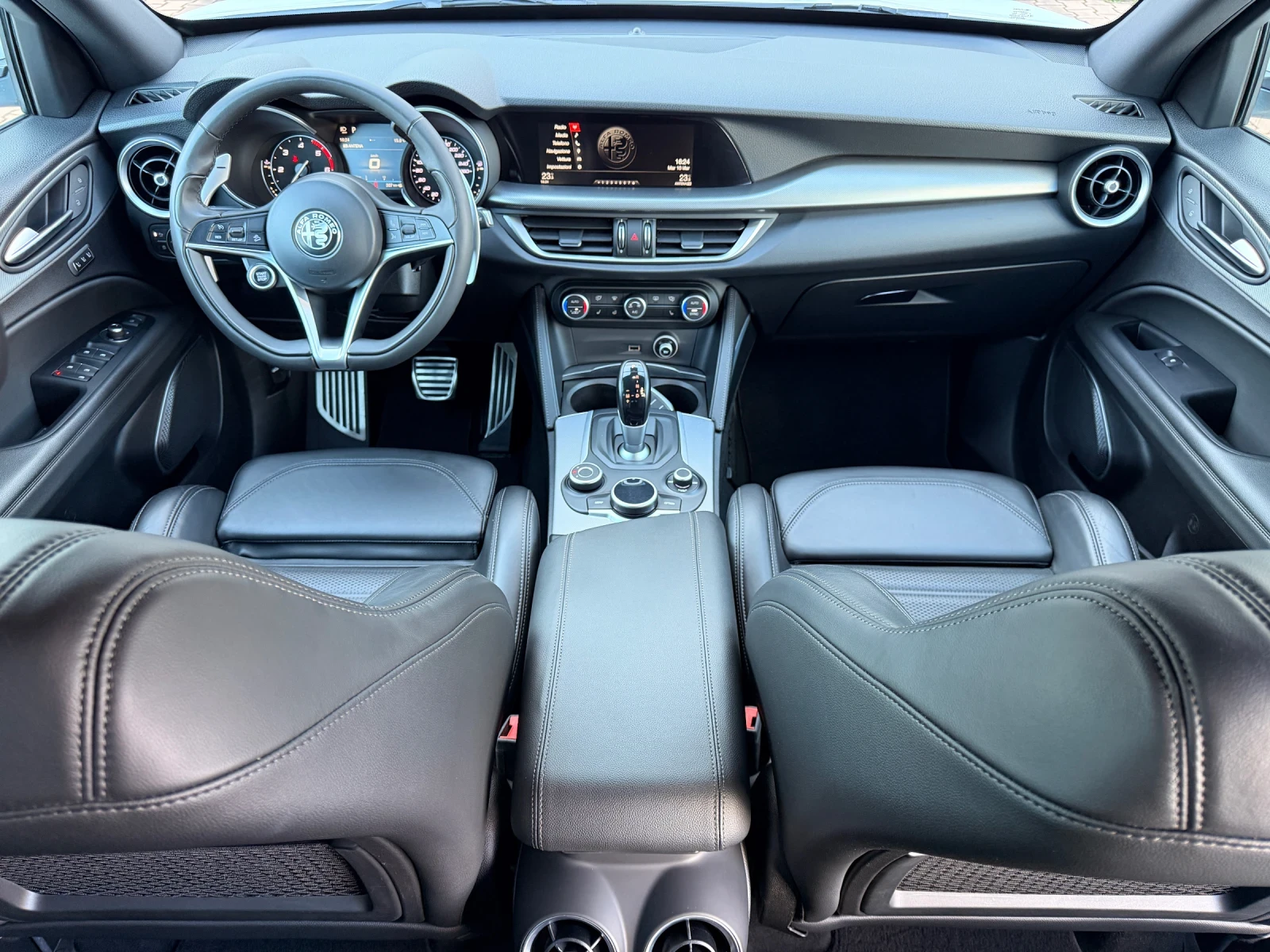 Alfa Romeo Stelvio Ti-2.2d-Q4-8ZF-РЕКАРО-ПОДГРЕВ-KEYLESS-КАТО-НОВ-ТОП, снимка 14 - Автомобили и джипове - 53786330