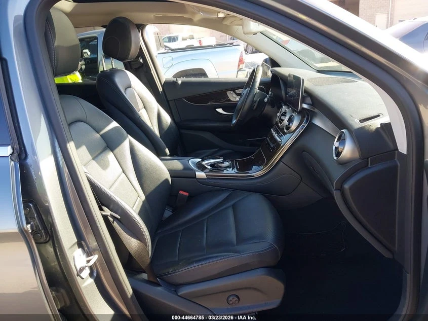 Mercedes-Benz GLC 300 2.0l 4Matic, снимка 5 - Автомобили и джипове - 54189976