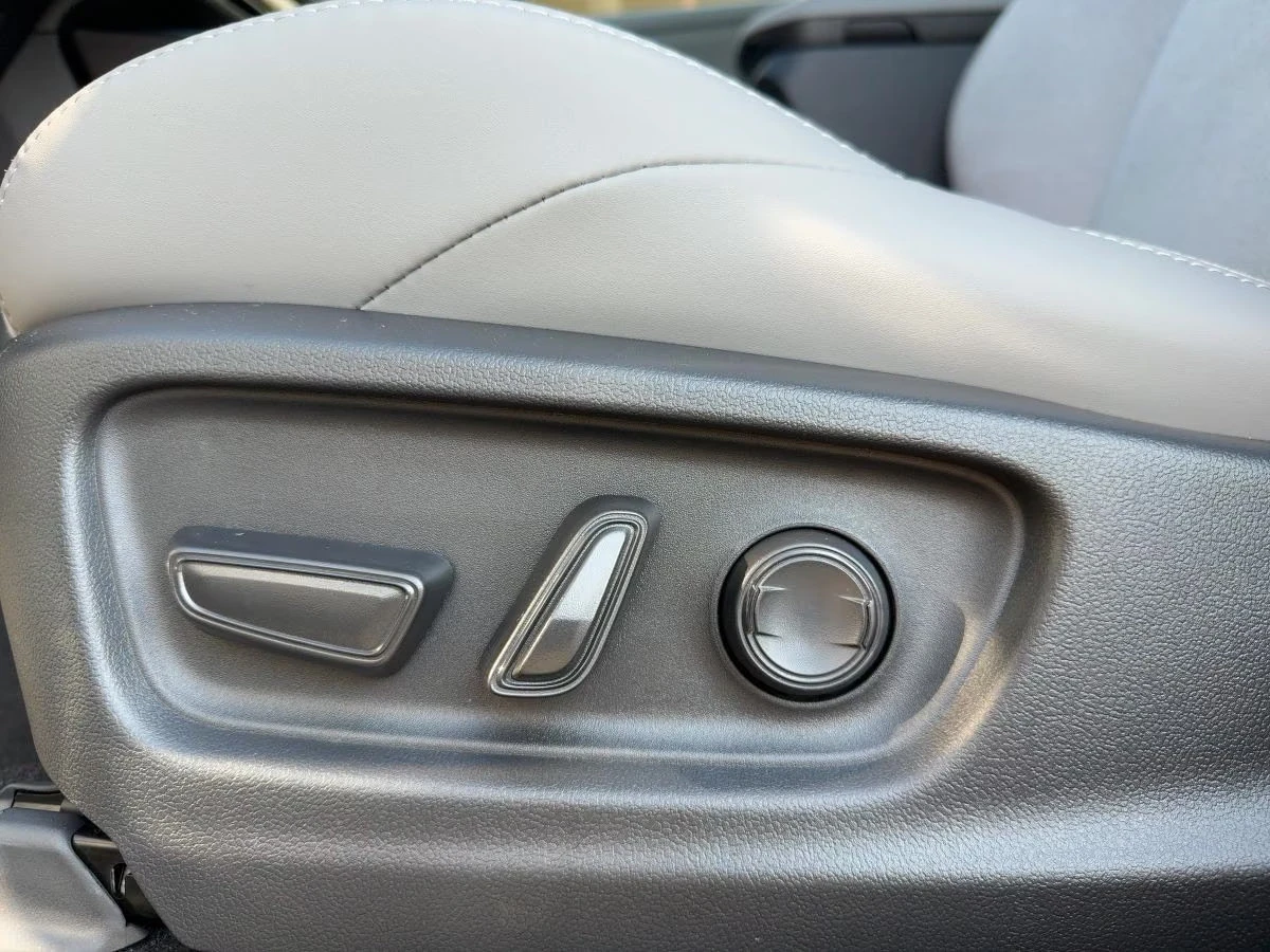 Toyota C-HR EV/343HP/LOUNGE/JBL/360/LED/910z | Mobile.bg � ����������� 15