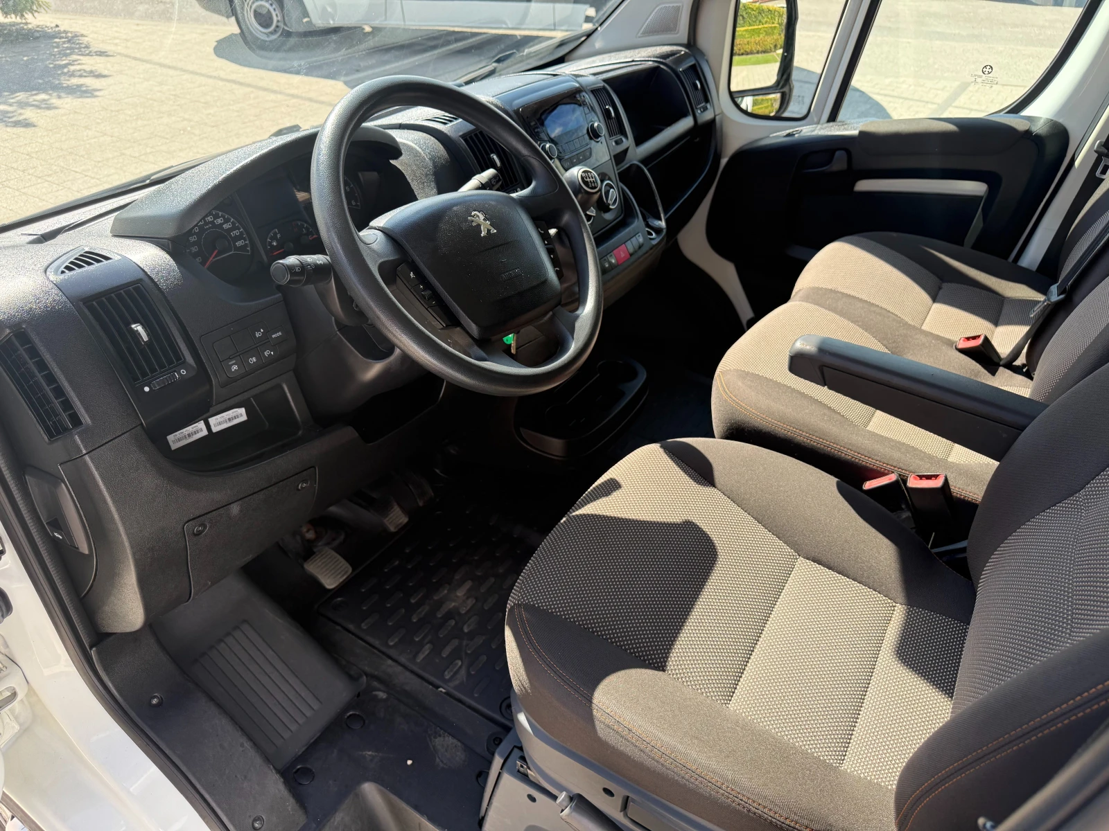 Peugeot Boxer 2.2HDI 3.10м. Климатик Euro 6D , снимка 12 - Бусове и автобуси - 56293955