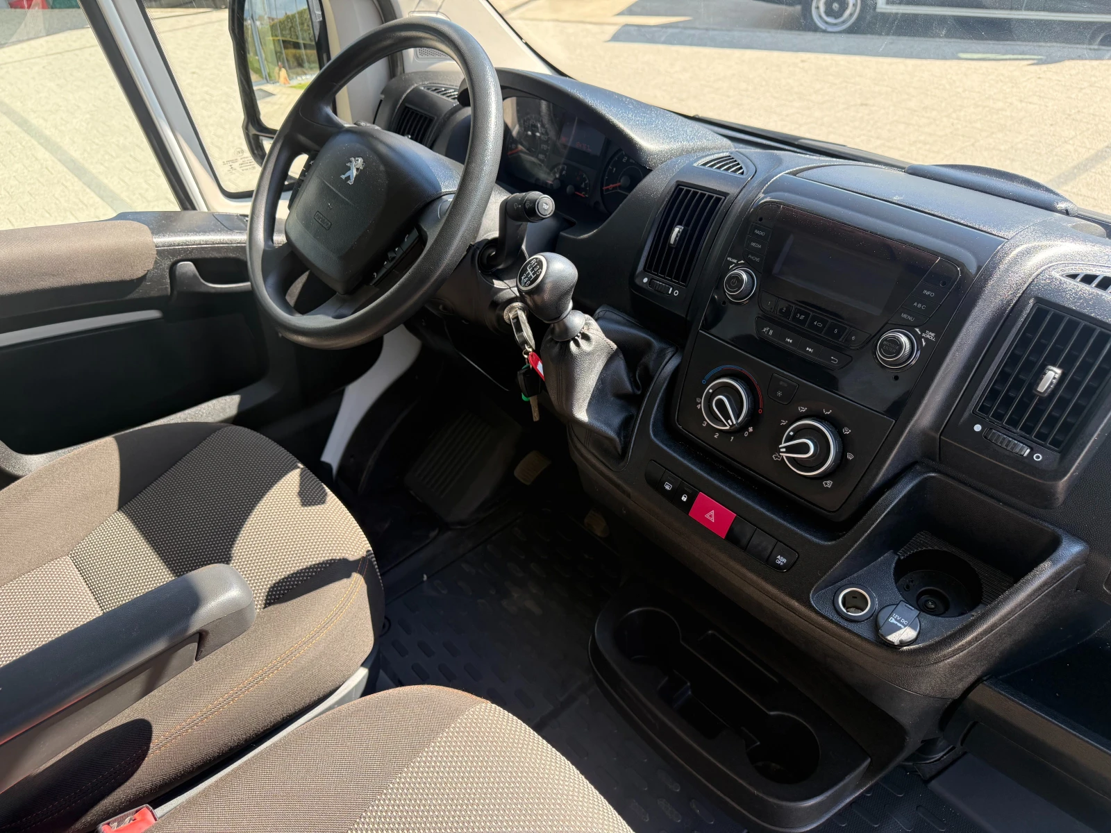 Peugeot Boxer 2.2HDI 3.10м. Климатик Euro 6D , снимка 11 - Бусове и автобуси - 56293955
