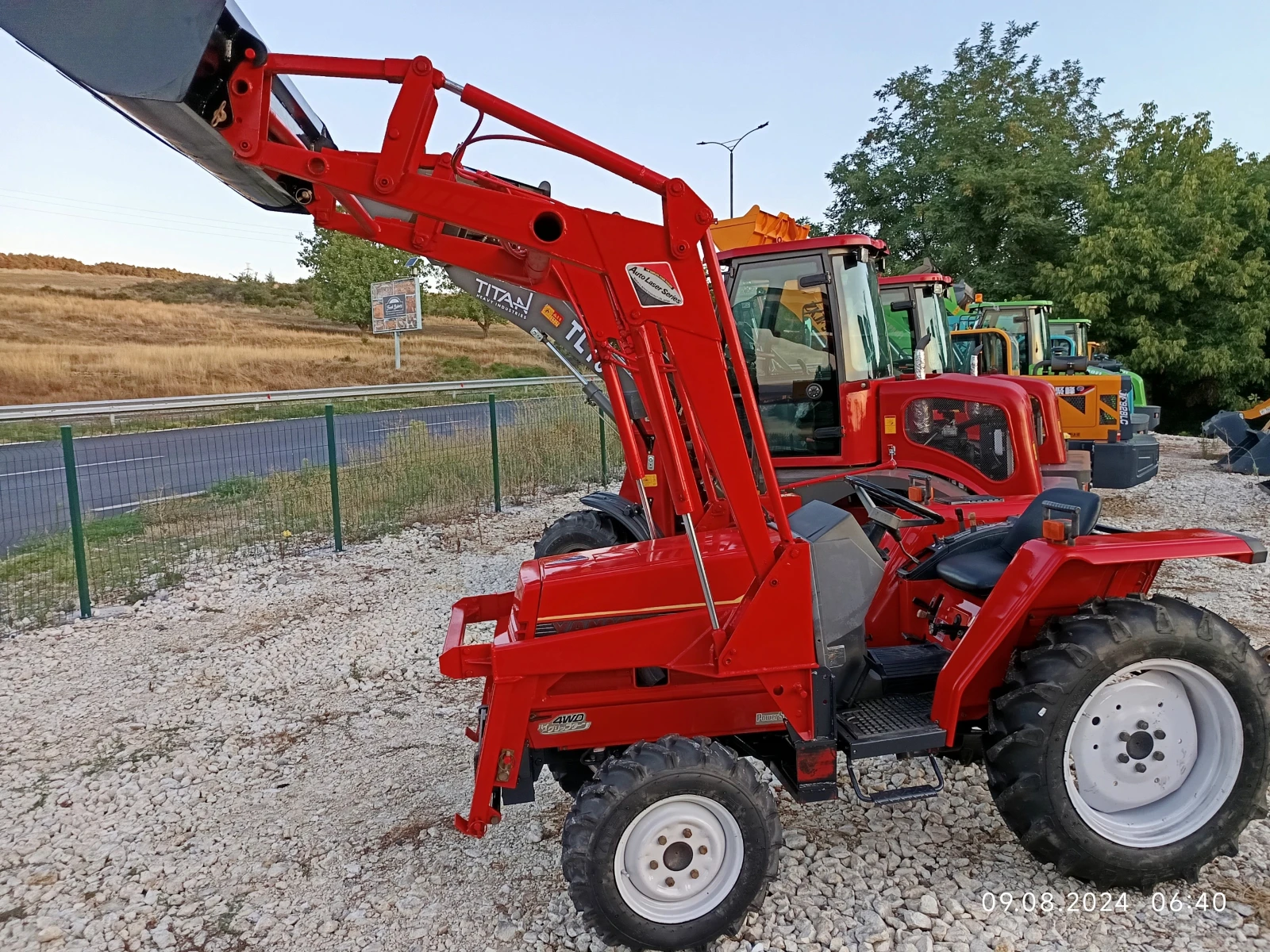 Трактор Kubota ТОВАРАЧ  4Х4 - изображение 5