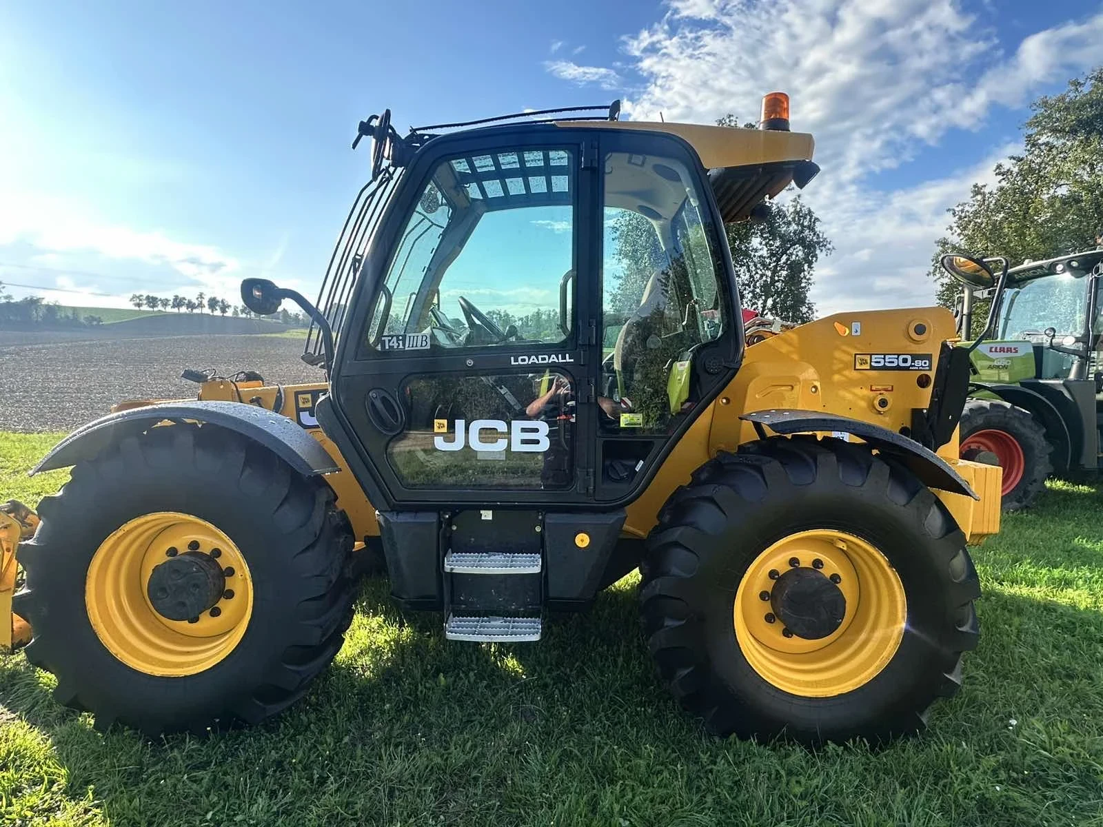 Телескопичен товарач JCB 550-80