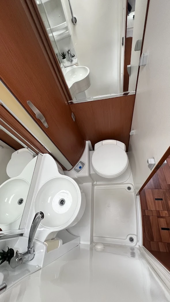 Кемпер HYMER / ERIBA B514, снимка 12 - Каравани и кемпери - 56251863