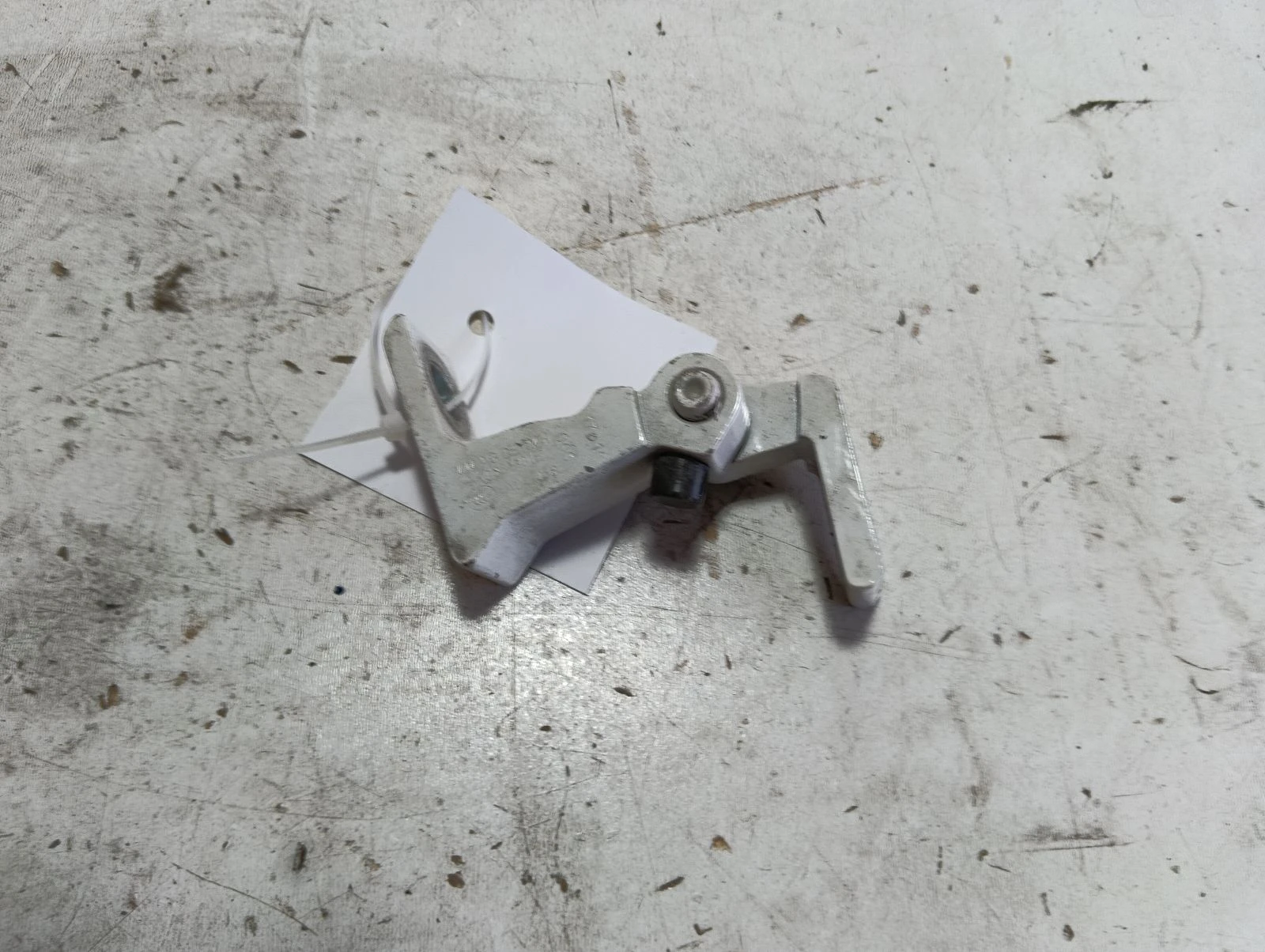 панта задна лява врата 8K0831401E Skoda Octavia