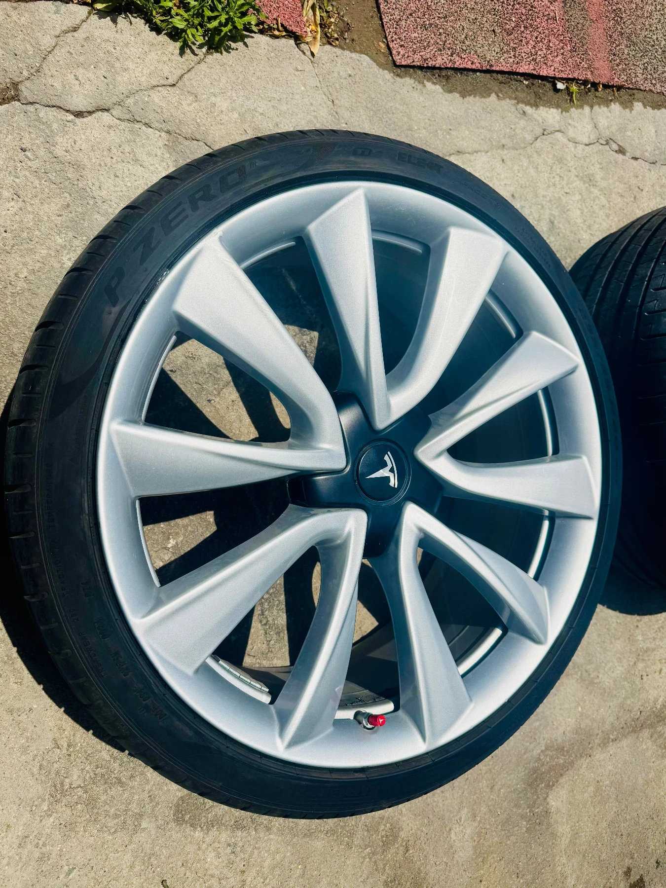 Гуми с джанти Pirelli 235/35R20, снимка 4 - Гуми и джанти - 54690730