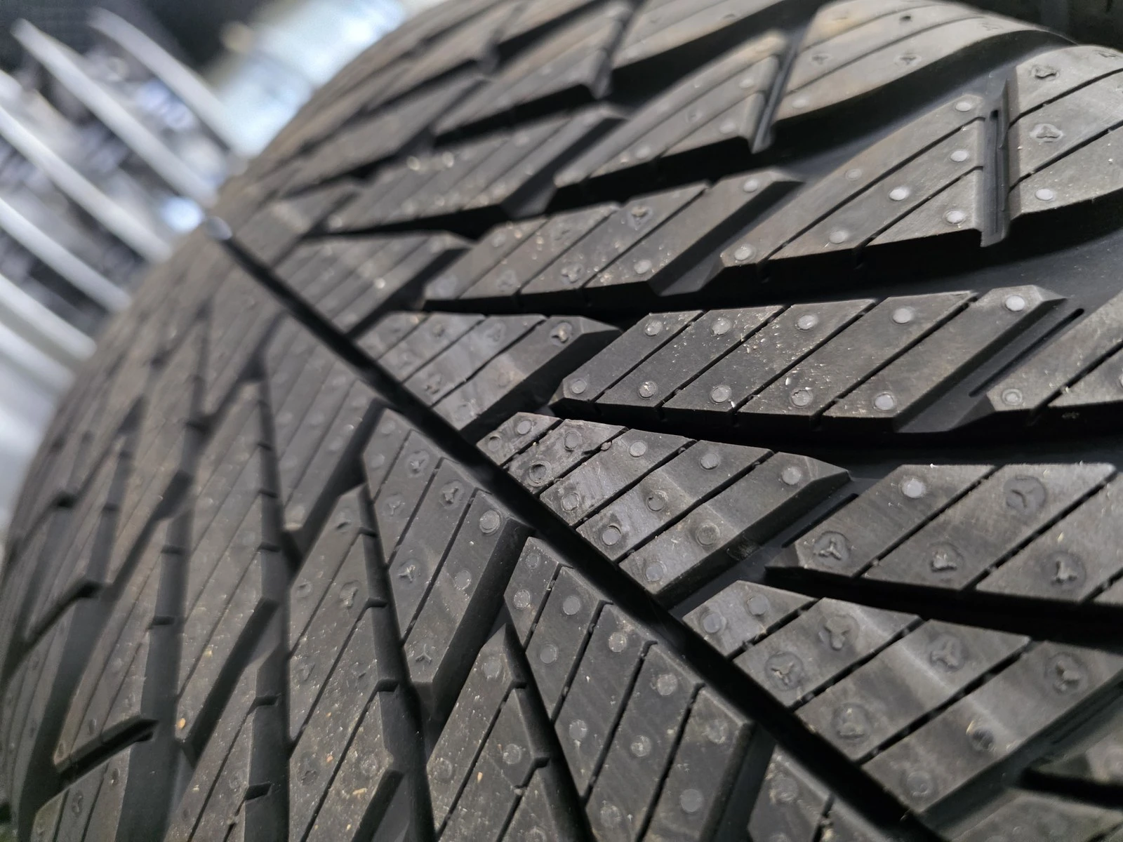 ���� 235/60R16 | Mobile.bg � ����������� 5