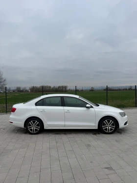 VW Jetta 1.6TDI - 5998 € / 11731.07 лв. - 45811284 4