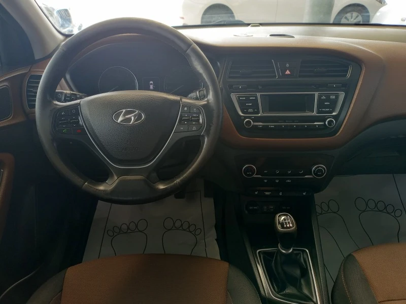 Hyundai I20 1.4 CRDi PANORAMA LED EURO6, снимка 10 - Автомобили и джипове - 46290859