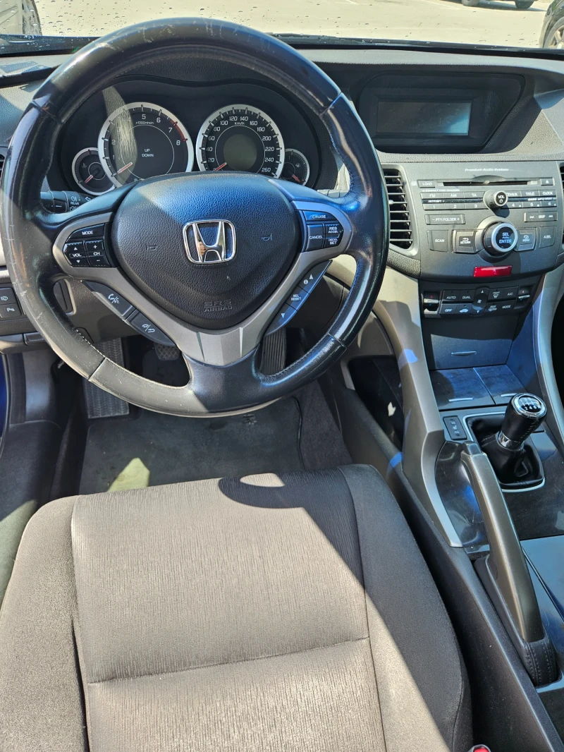 Honda Accord 2.0i, снимка 3 - Автомобили и джипове - 47469933