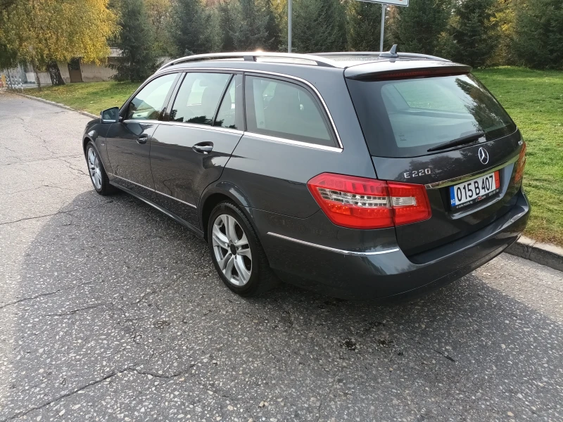 Mercedes-Benz E 220 AVANTGARDE, снимка 5 - Автомобили и джипове - 47763540