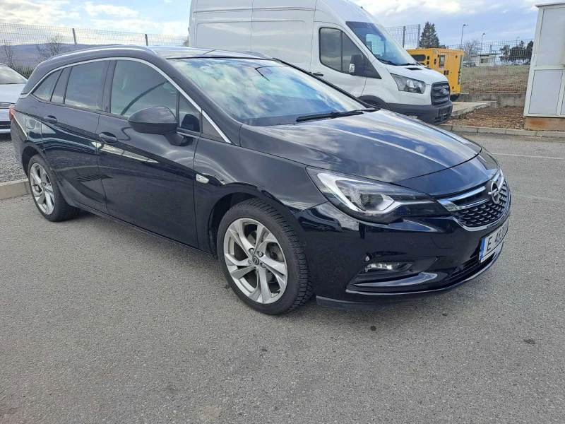 Opel Astra Sports Tourer, снимка 2 - Автомобили и джипове - 49568136