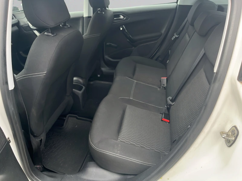Peugeot 208, снимка 10 - Автомобили и джипове - 52223022