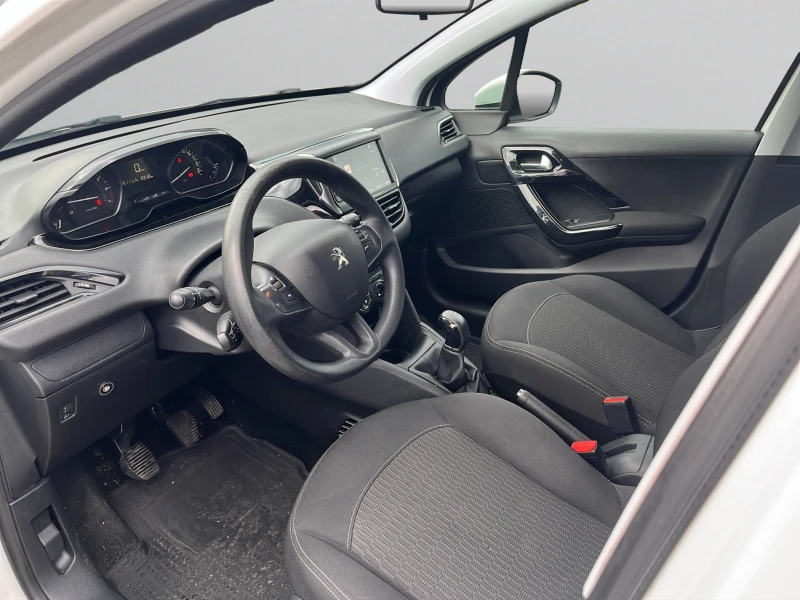 Peugeot 208, снимка 9 - Автомобили и джипове - 52223022