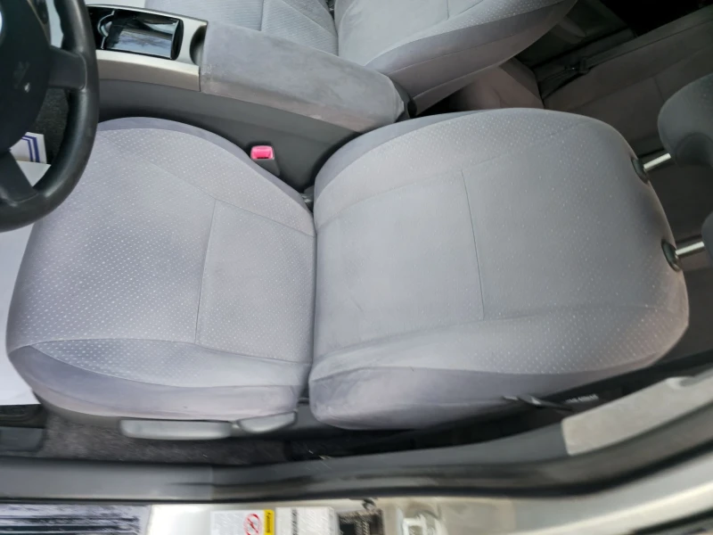 Toyota Auris 1.5I hibrid, снимка 11 - Автомобили и джипове - 53183214