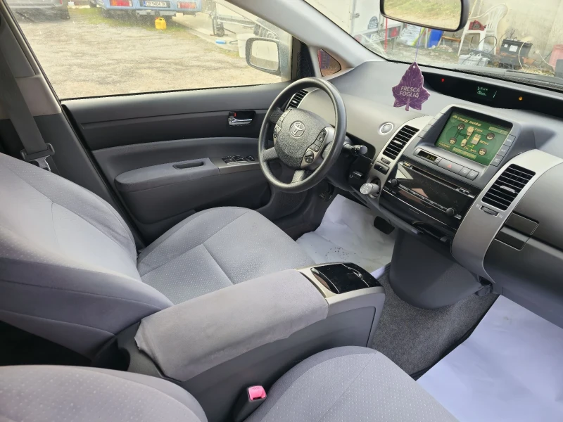 Toyota Auris 1.5I hibrid, снимка 9 - Автомобили и джипове - 53183214