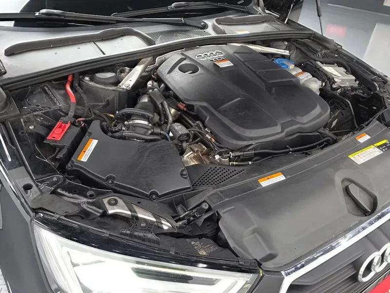 Audi A4 2.0 Tdi Premium, снимка 6 - Автомобили и джипове - 53681699