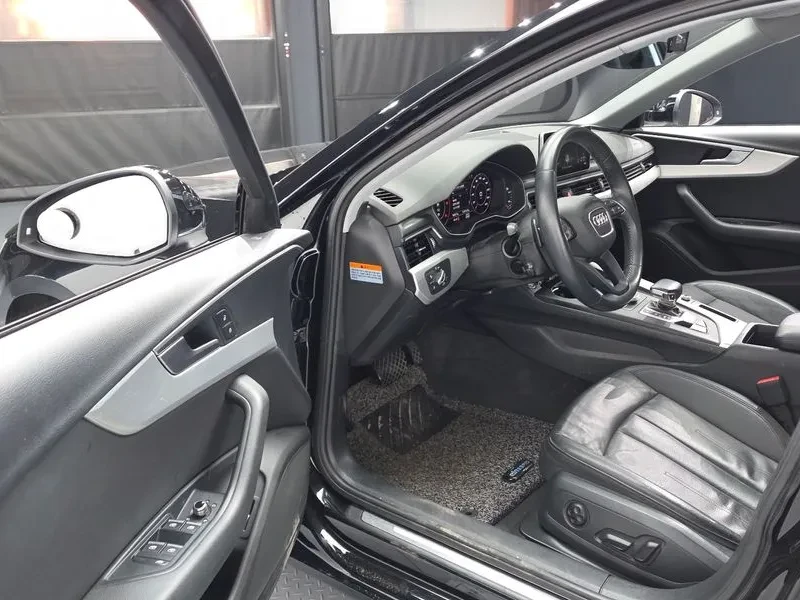 Audi A4 2.0 Tdi Premium, снимка 10 - Автомобили и джипове - 53681699