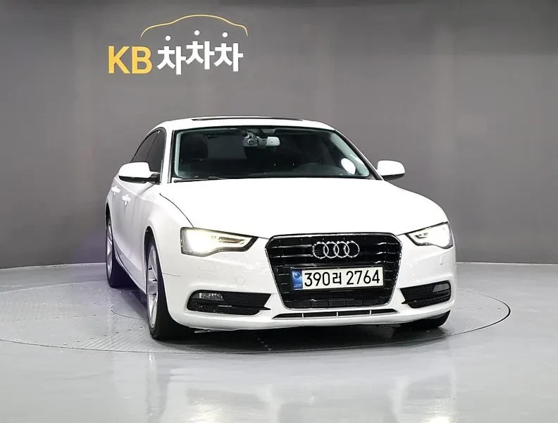 Audi A5 35 Tdi Quattro Sportback 8Ta, снимка 2 - Автомобили и джипове - 54995604