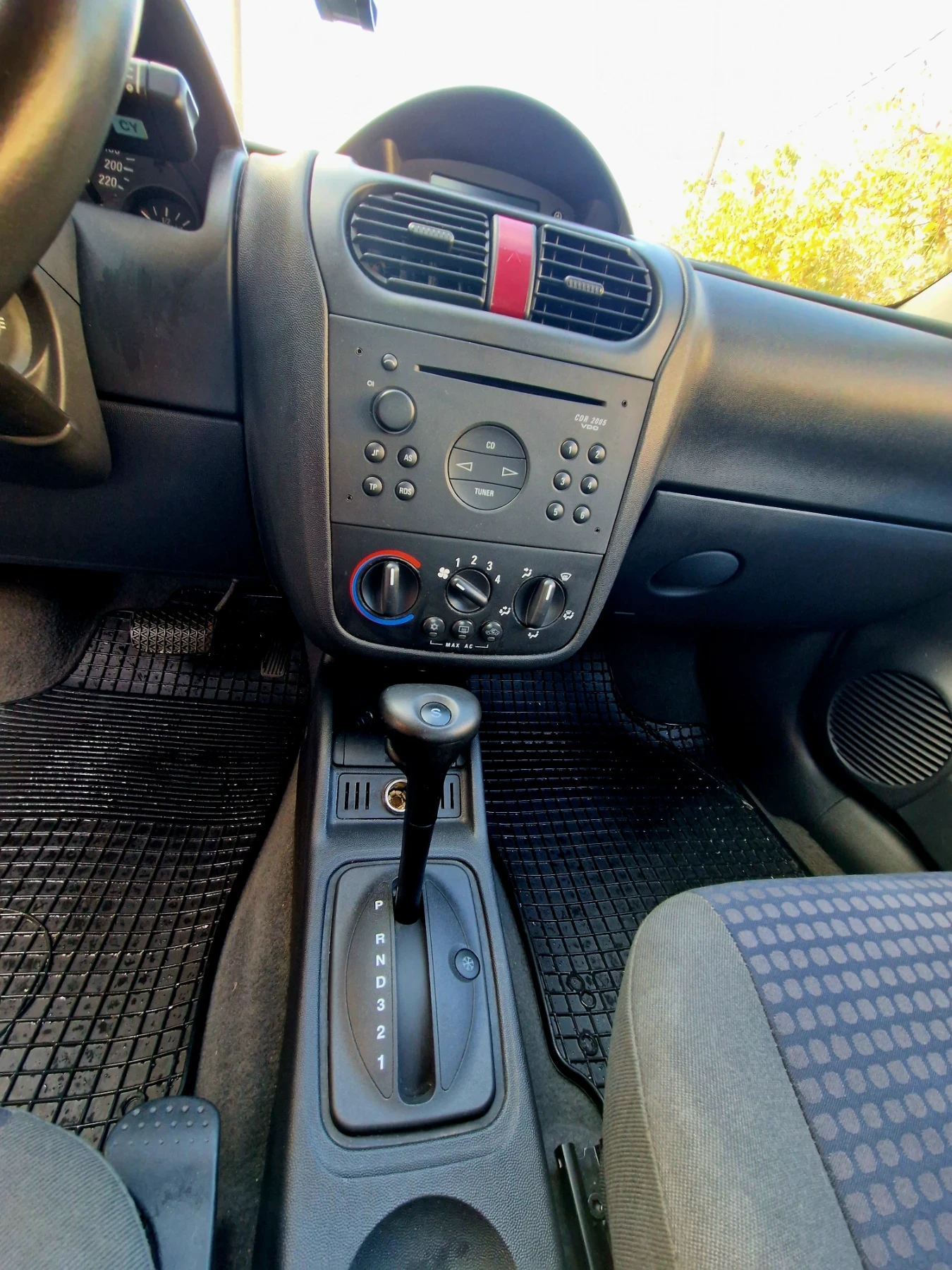 Opel Corsa  - изображение 10