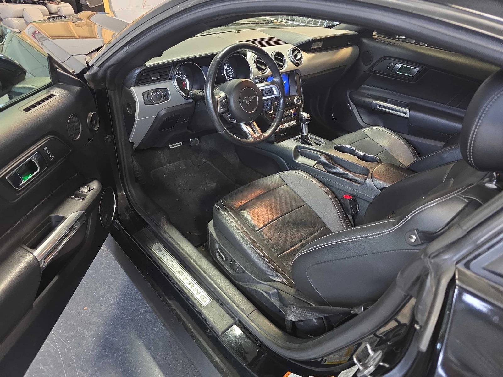 Ford Mustang * gt* CARFAX *    | Mobile.bg   6