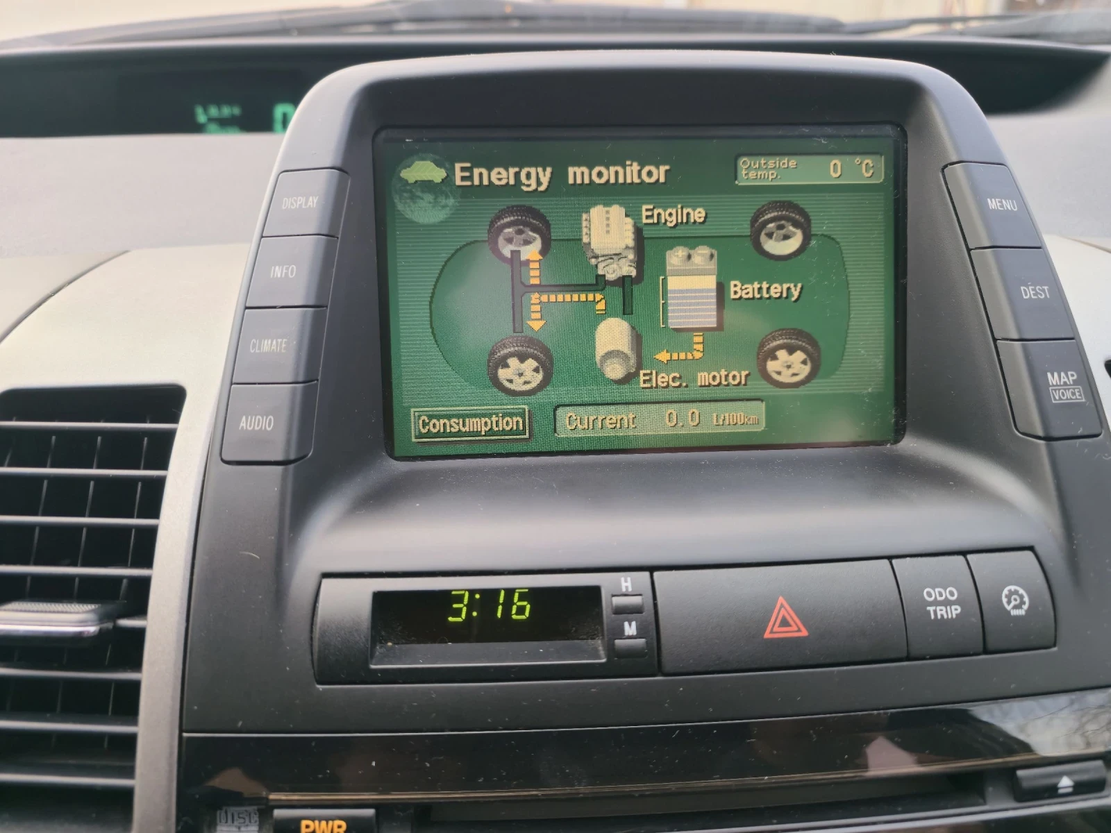 Toyota Auris 1.5I hibrid - изображение 10