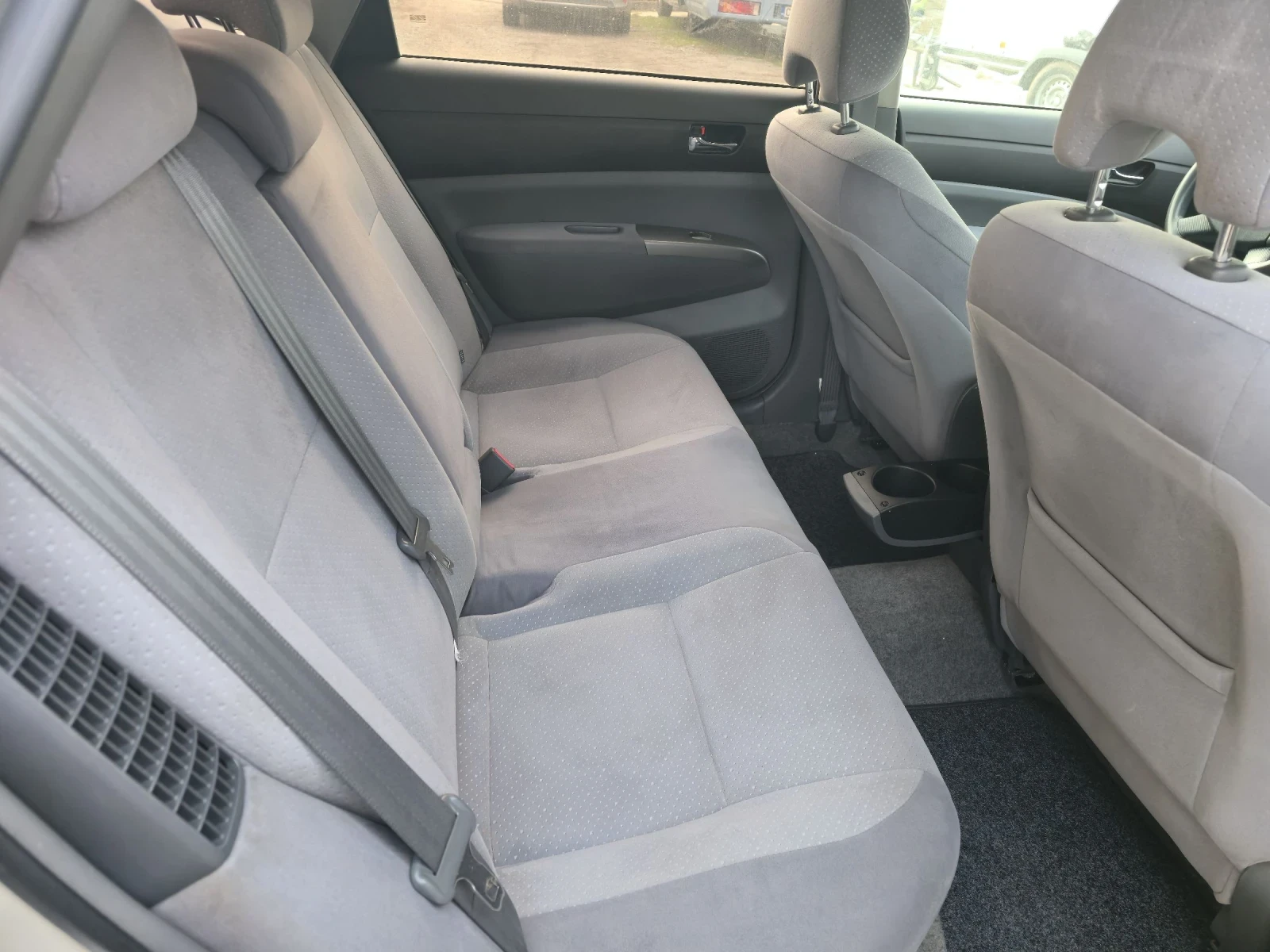 Toyota Auris 1.5I hibrid - изображение 7