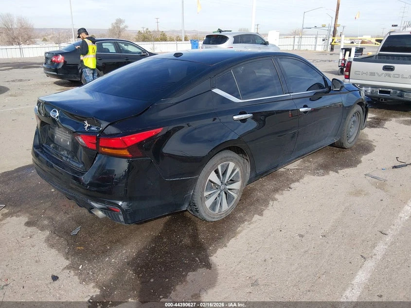 Nissan Altima 2.5L I-4 DI, DOHC, VVT, 182HP Front Wheel Drive | Mobile.bg � ����������� 4