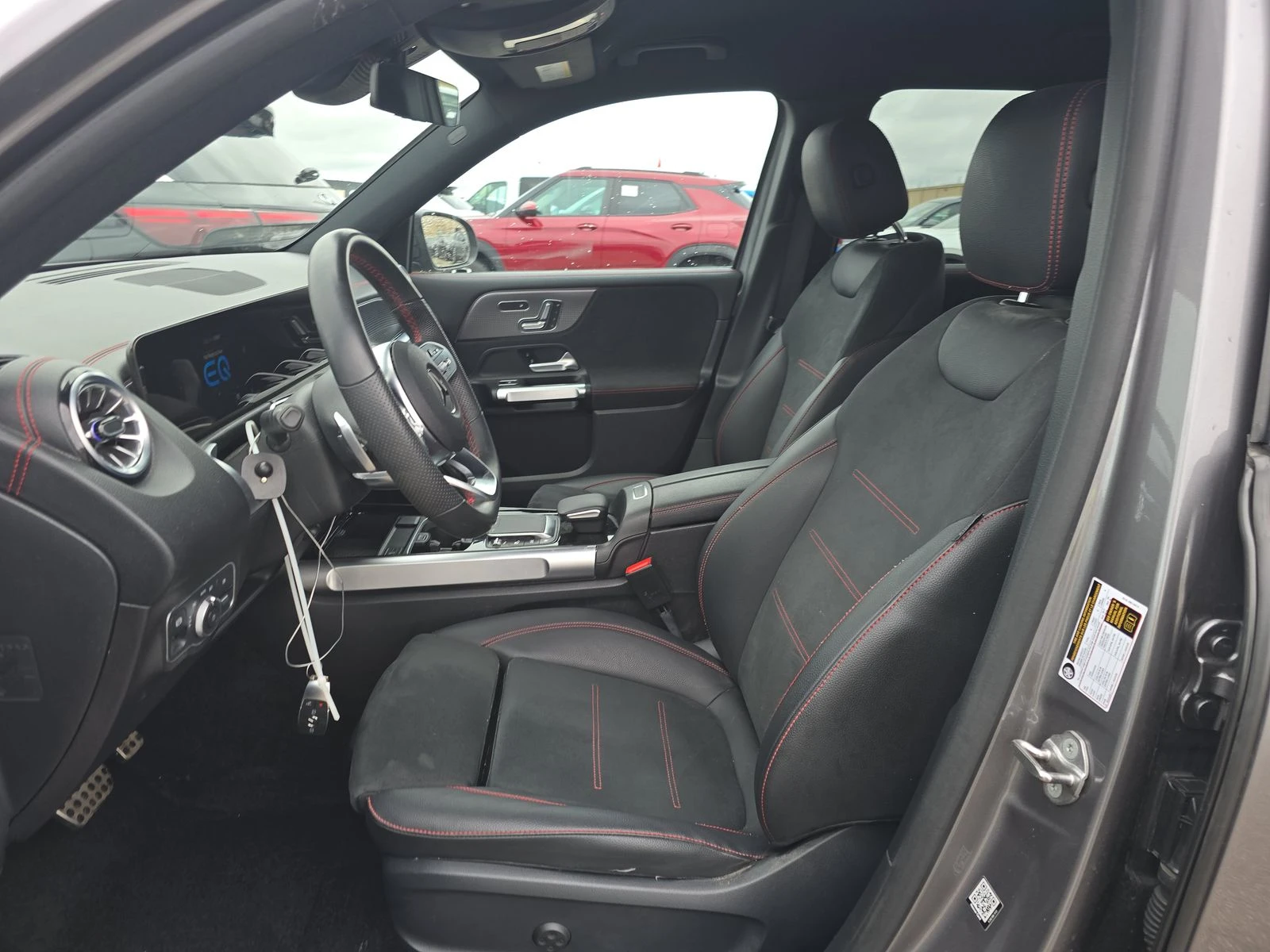 Mercedes-Benz EQB 300, снимка 7 - Автомобили и джипове - 54055123