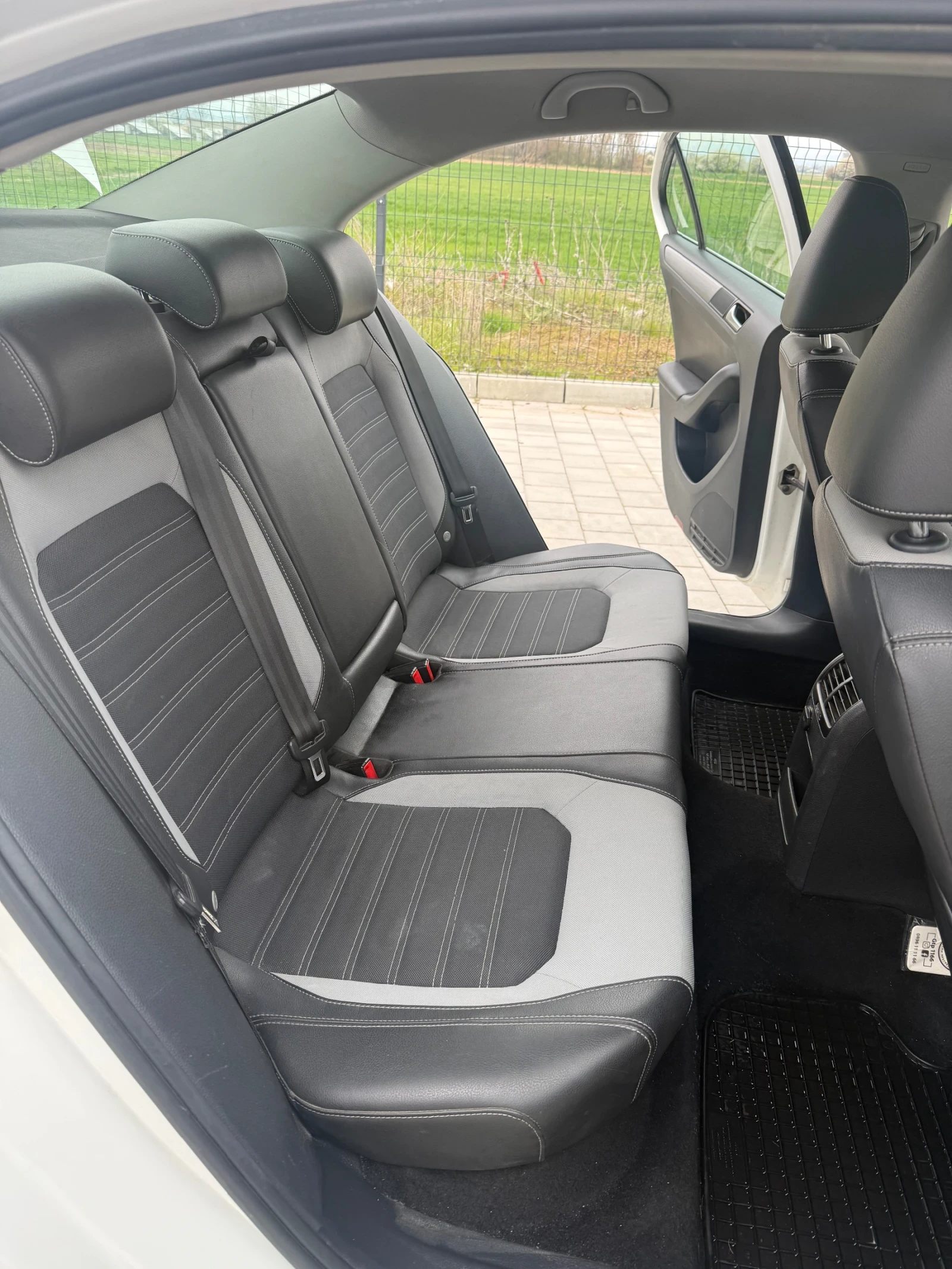 VW Jetta 1.6TDI, снимка 10 - Автомобили и джипове - 54179556