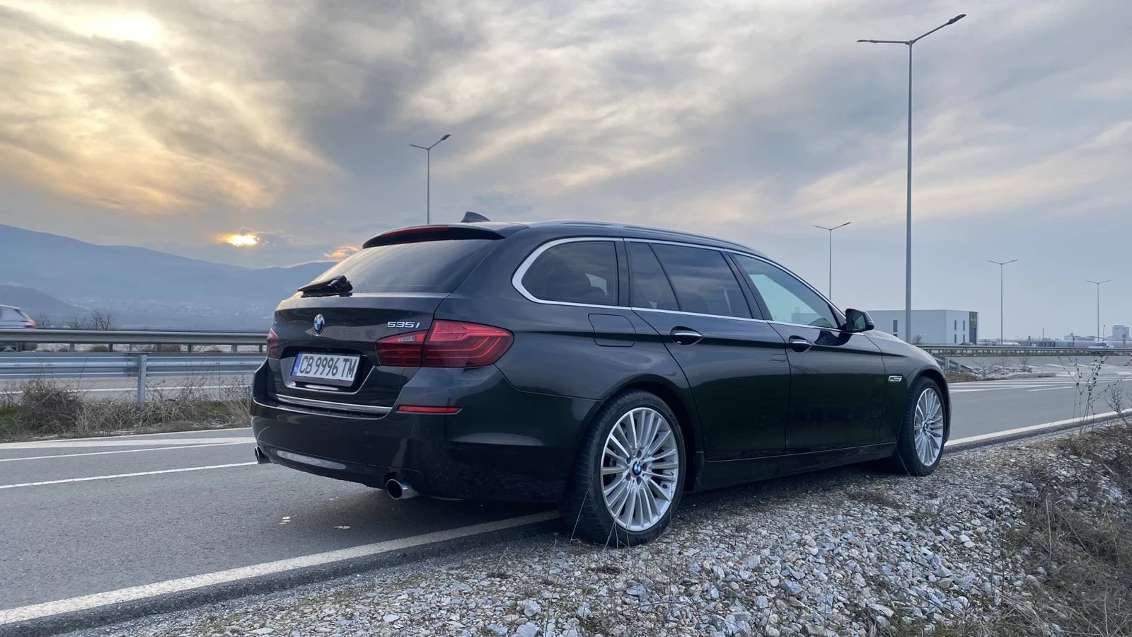 BMW 535 XDrive A90 / Luxury Model , снимка 6 - Автомобили и джипове - 54478464