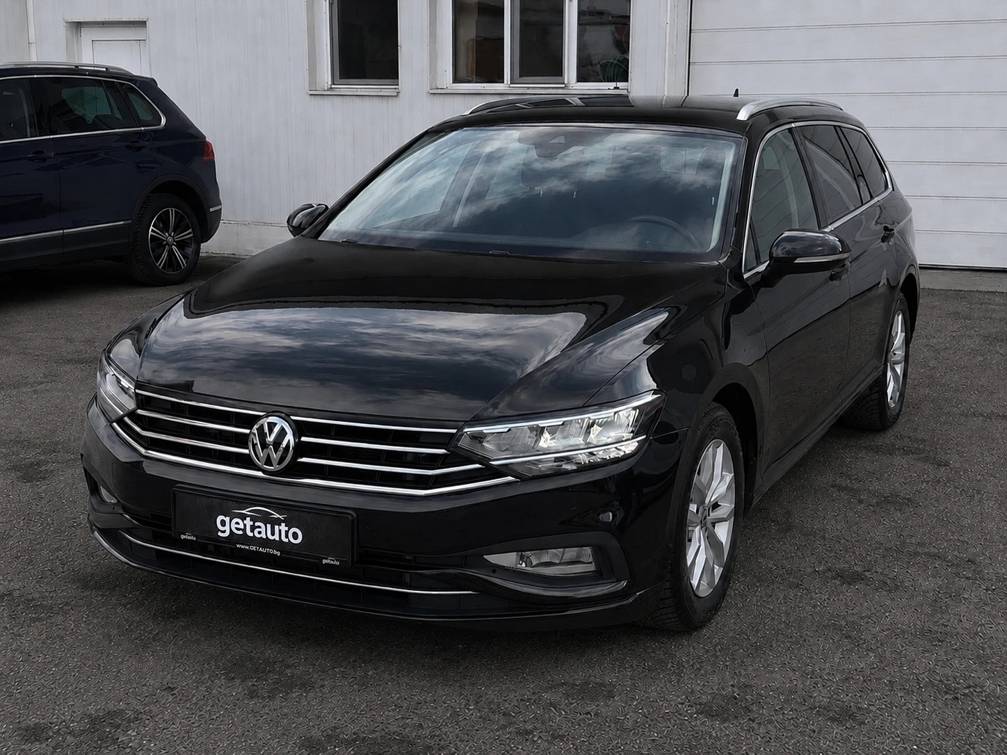 VW Passat 2.0 TDI-150кс-Facelift-Автомат-Дигитално табло-Лед, снимка 2 - Автомобили и джипове - 54669944