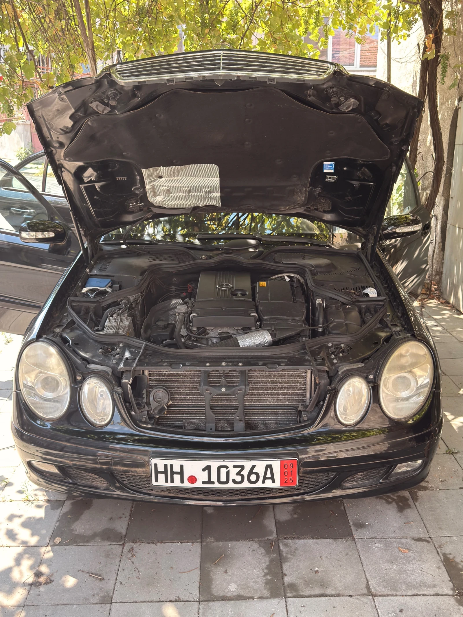 Mercedes-Benz E 200, снимка 14 - Автомобили и джипове - 55249754