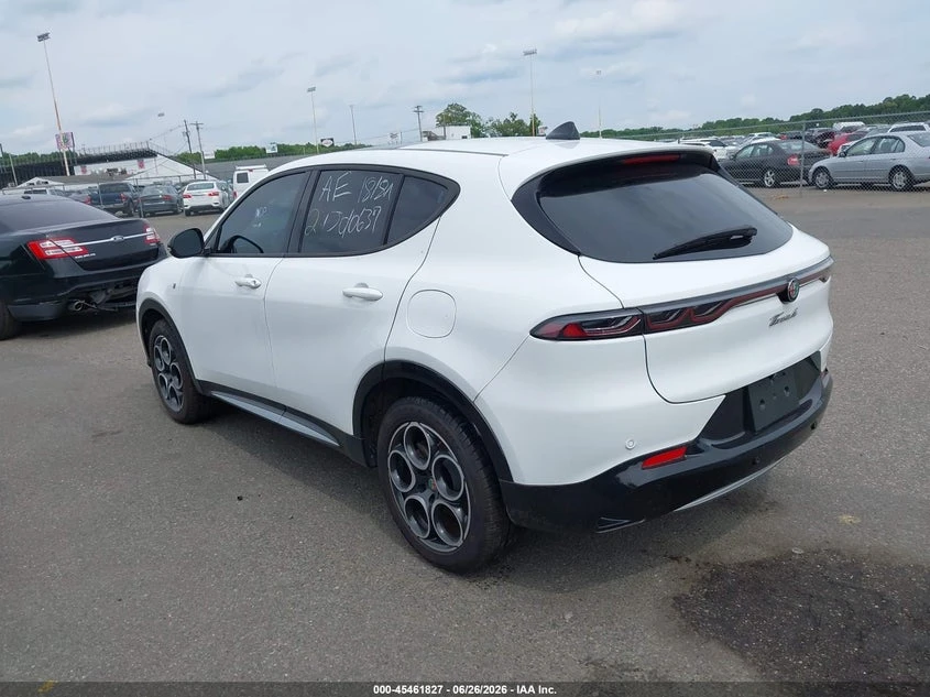 Alfa Romeo Tonale 1.3l Ti Eawd, снимка 3 - Автомобили и джипове - 55580707