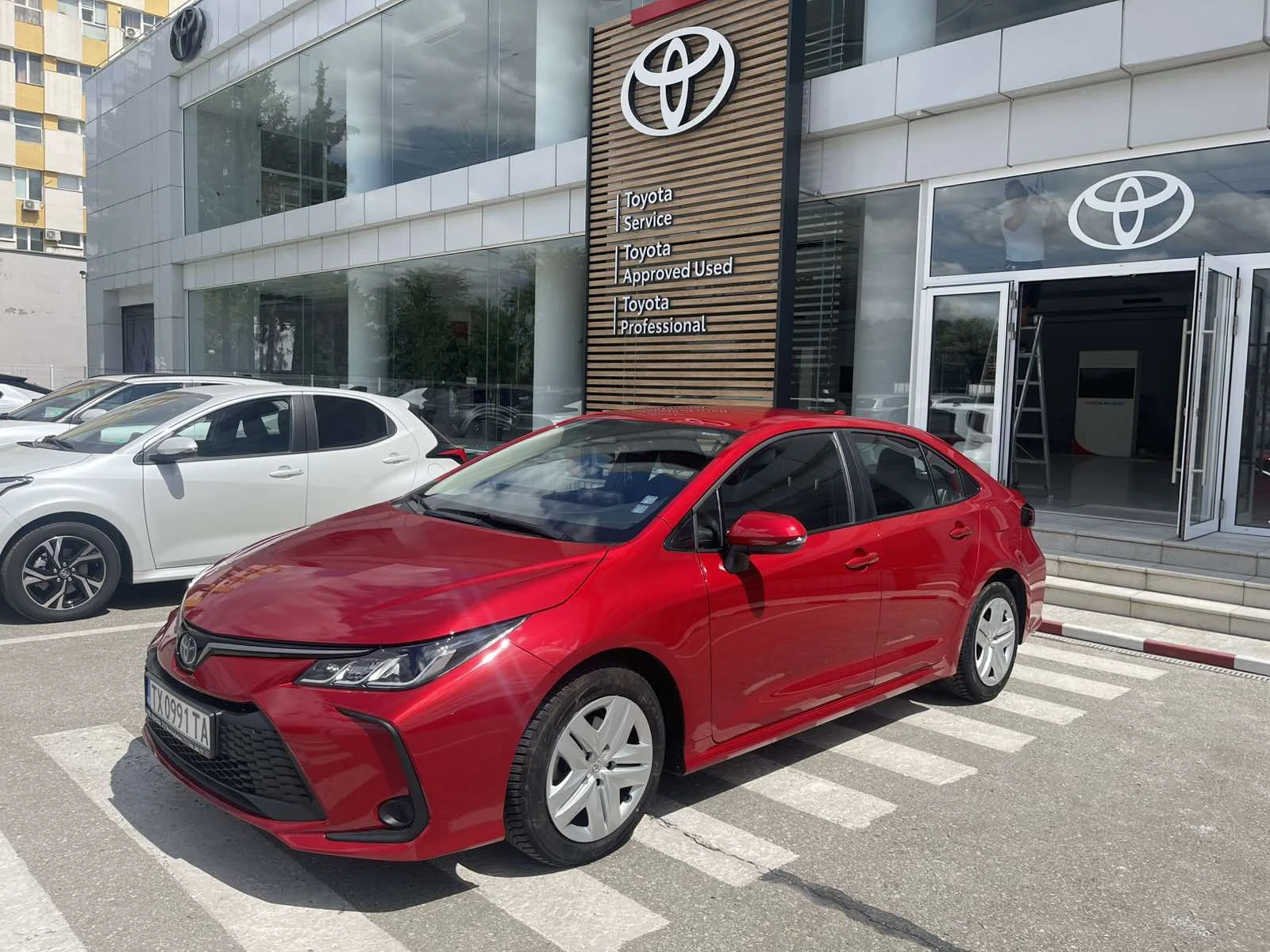 Toyota Corolla 1.8 HEV Comfort, снимка 2 - Автомобили и джипове - 55690604