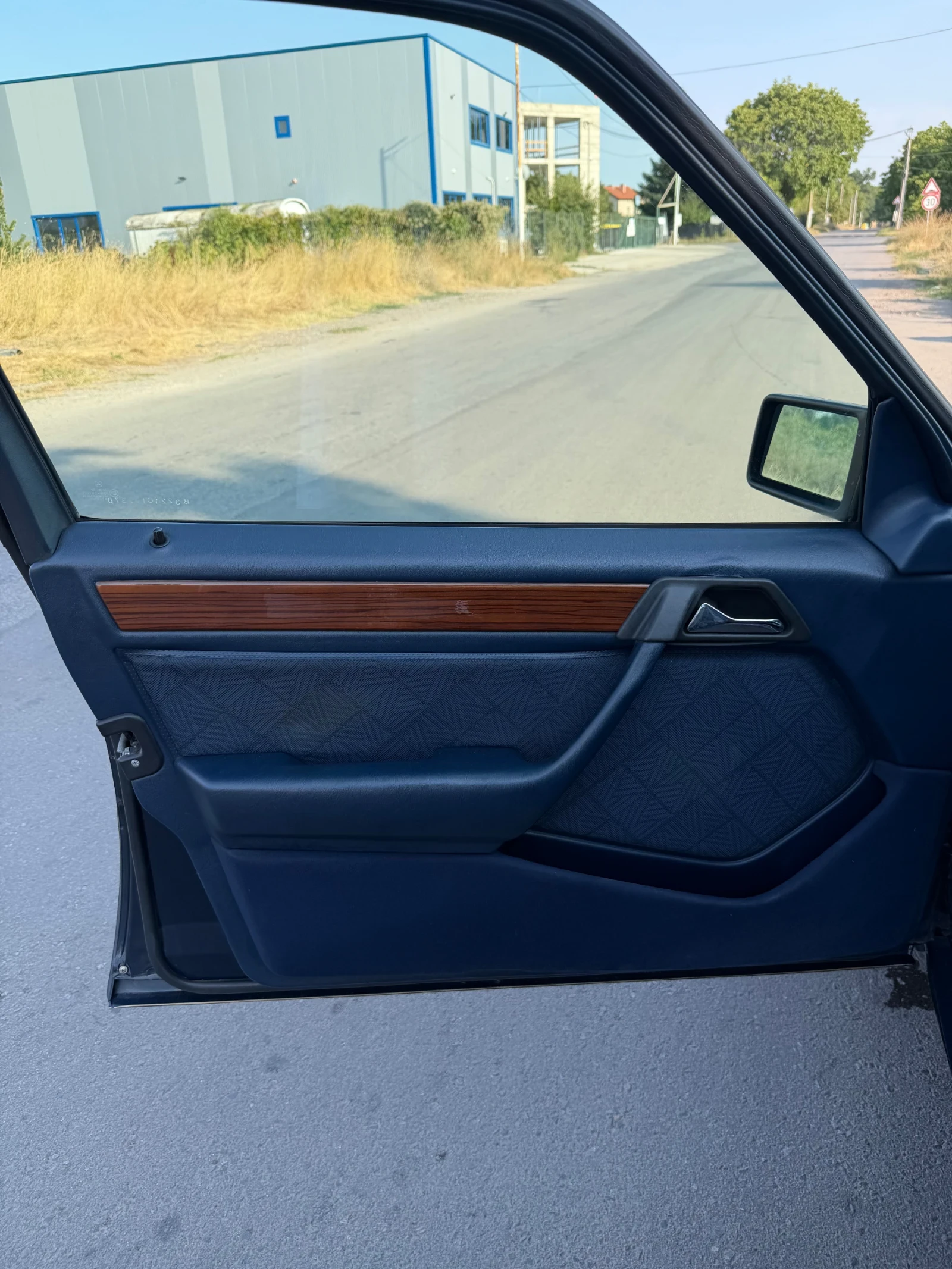 Mercedes-Benz E 220 124, снимка 15 - Автомобили и джипове - 55752953