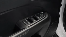 Hyundai Venue 1.6* Flux* КОЖА* ПОДГРЕВ* КАМЕРА* , снимка 16