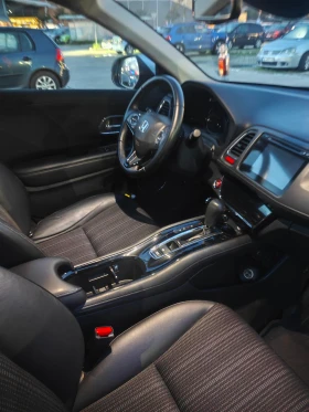 Honda Hr-v 1.5 I-VTEC Executive, панорамен покрив, автоматик - 25000 лв. / 12782.30 € - 22560061 13