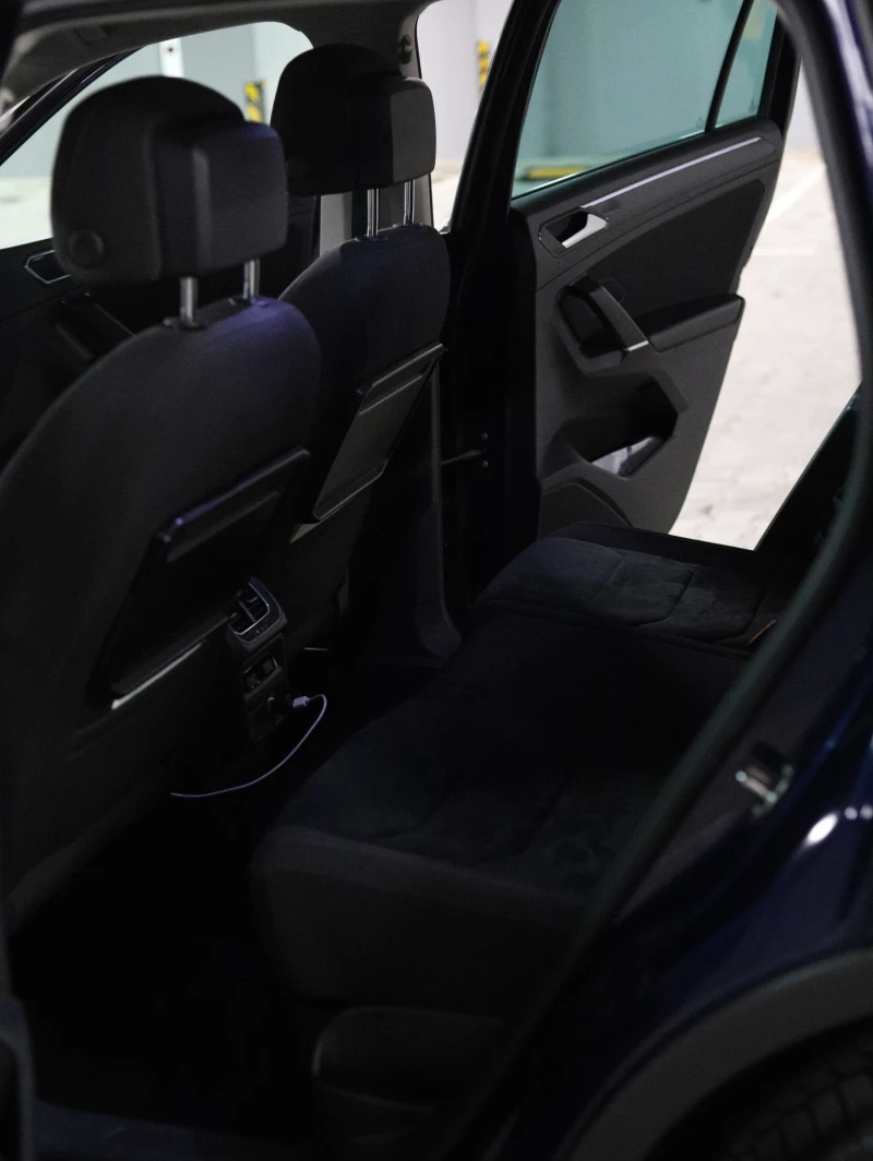 VW Tiguan, снимка 10 - Автомобили и джипове - 52650638