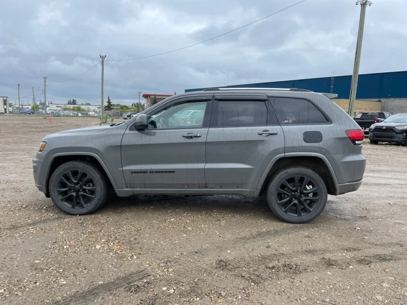 Jeep Grand cherokee * Altitude * CARFAX * БЕЗ ПЪРВОНАЧАЛНА ВНОСКА, снимка 2 - Автомобили и джипове - 52681493