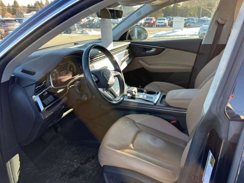 Audi Q8 * Premium * CARFAX * БЕЗ ПЪРВОНАЧАЛНА ВНОСКА, снимка 6 - Автомобили и джипове - 53248415