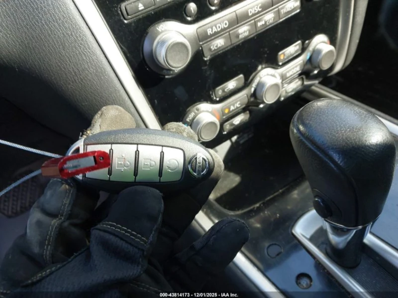 Nissan Pathfinder 3.5l Sv, снимка 11 - Автомобили и джипове - 53594344