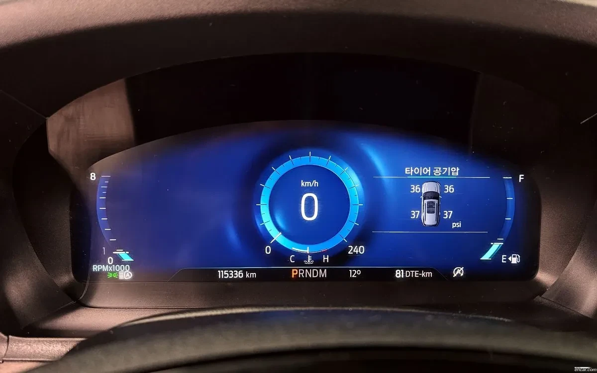 Ford Explorer 3.0 V6 / PLATINUM / B&O / DIGITAL / 360 / PANO, снимка 6 - Автомобили и джипове - 54060185