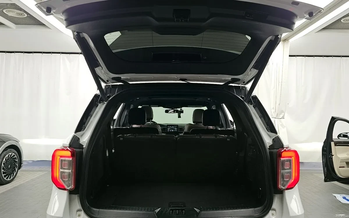 Ford Explorer 3.0 V6 / PLATINUM / B&O / DIGITAL / 360 / PANO, снимка 17 - Автомобили и джипове - 54060185