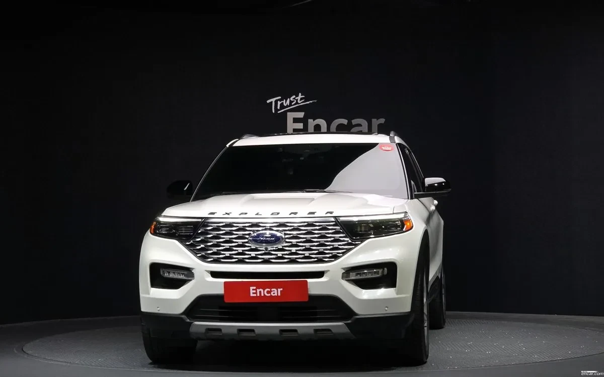 Ford Explorer 3.0 V6 / PLATINUM / B&O / DIGITAL / 360 / PANO, снимка 3 - Автомобили и джипове - 54060185