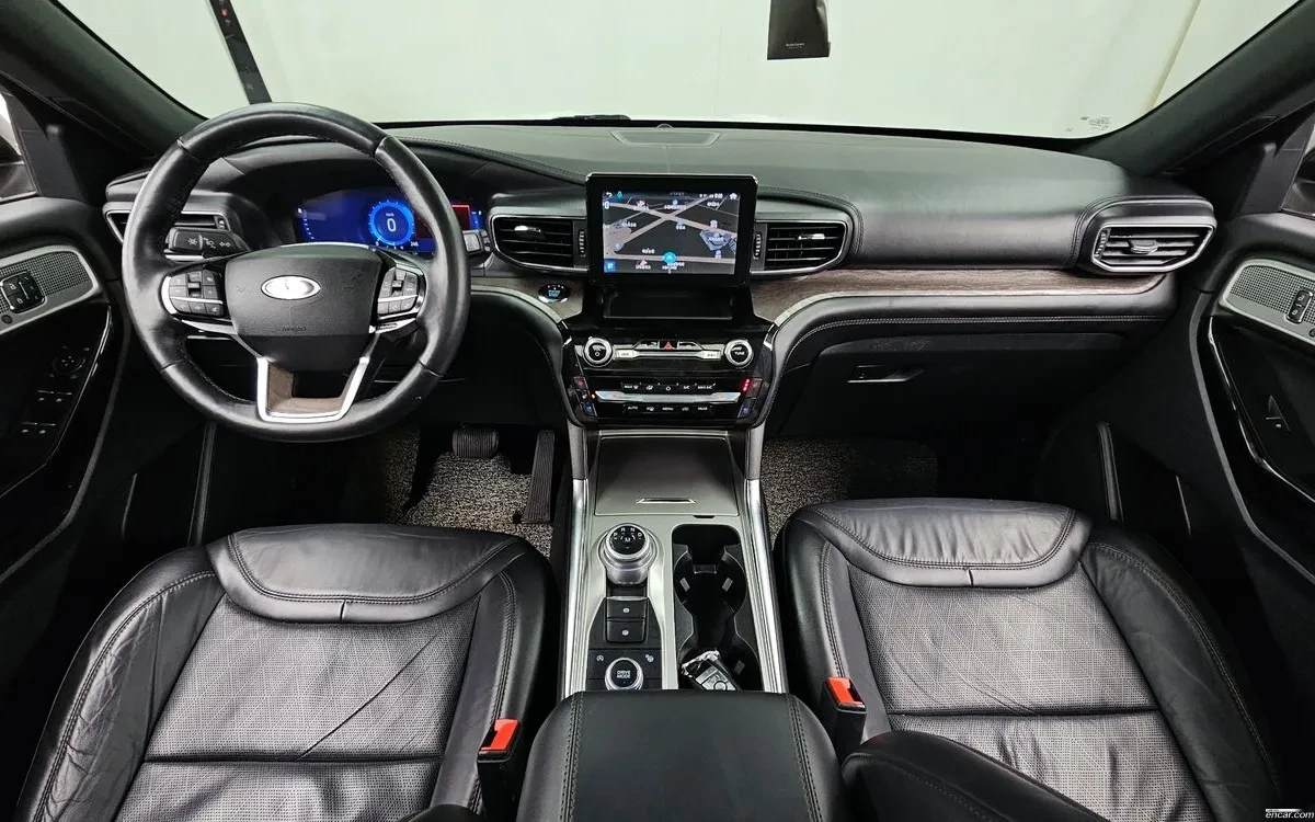 Ford Explorer 3.0 V6 / PLATINUM / B&O / DIGITAL / 360 / PANO, снимка 5 - Автомобили и джипове - 54060185