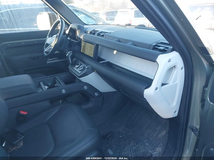 Land Rover Defender 2.0l 110 P300, снимка 5 - Автомобили и джипове - 54351807