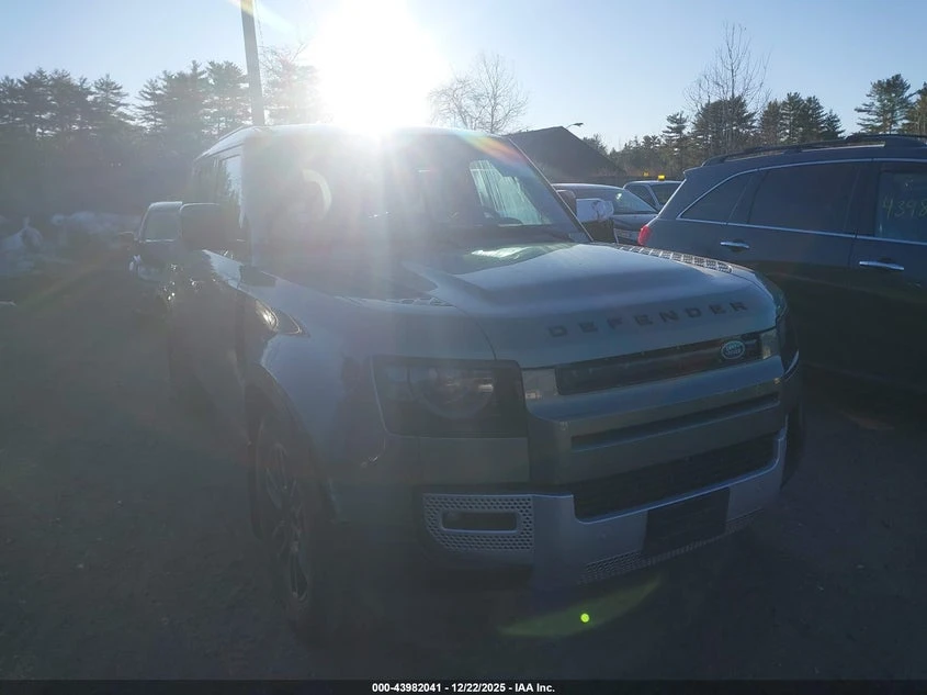 Land Rover Defender 2.0l 110 P300, снимка 12 - Автомобили и джипове - 54351807