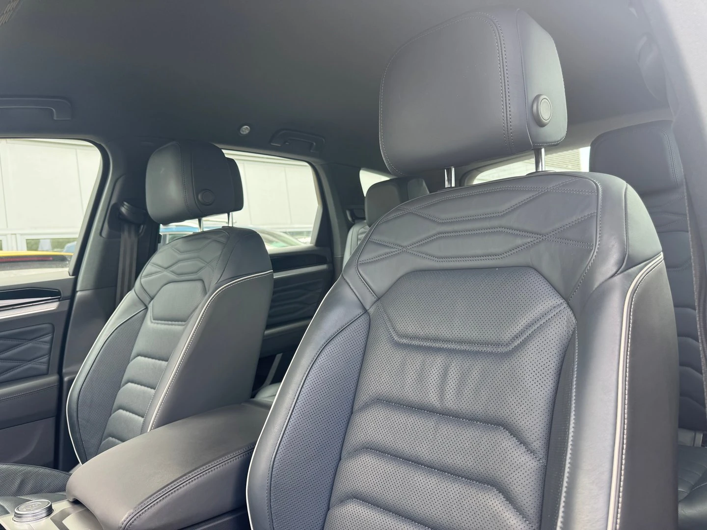 VW Touareg, снимка 6 - Автомобили и джипове - 55650265