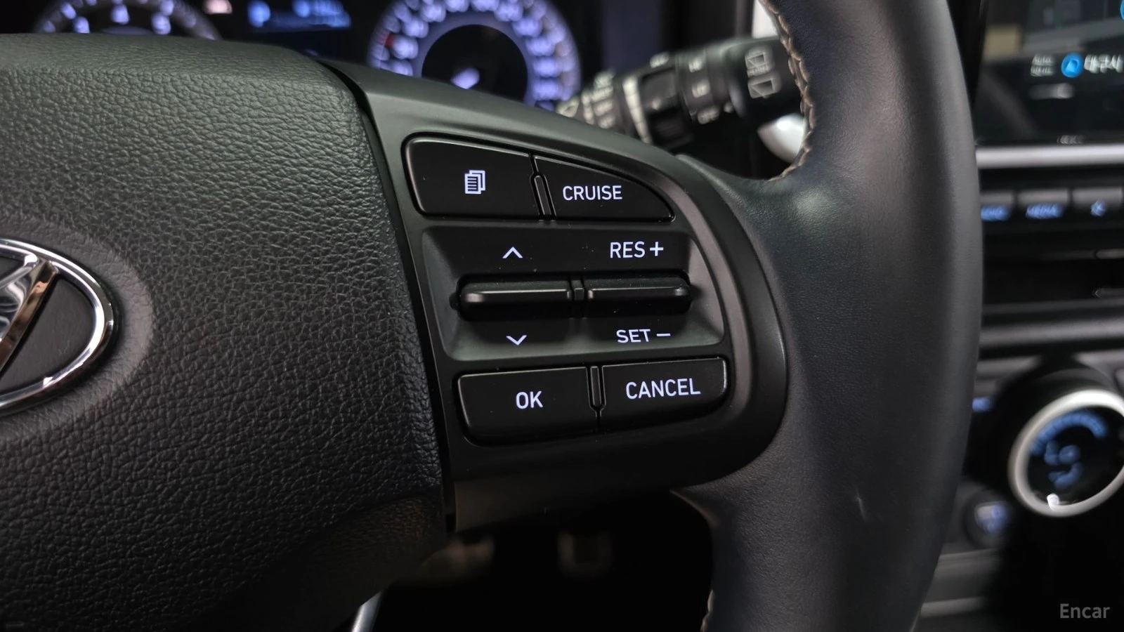 Hyundai Venue 1.6* Flux* КОЖА* ПОДГРЕВ* КАМЕРА* , снимка 17 - Автомобили и джипове - 55628359